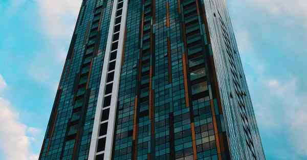 人工智能机器人和人谈恋爱