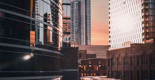 人工智能机器人和人谈恋爱