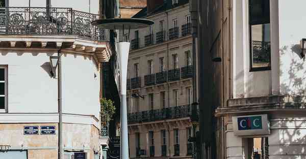 AI绘画美女与跑车横屏