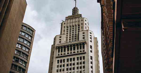 家庭智能机器人开灯，家庭智能机器人开灯不亮