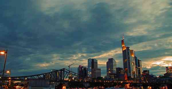 人形智能机器人按摩，机器人按摩减肥有效果吗