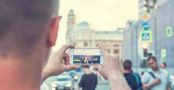 家庭智能机器人开灯，家庭智能机器人开灯不亮