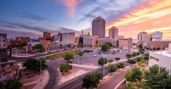 人工智能机器人和人谈恋爱