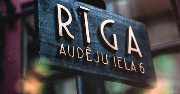 家庭智能机器人开灯，家庭智能机器人开灯不亮