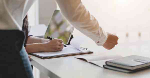 家庭智能机器人开灯，家庭智能机器人开灯不亮