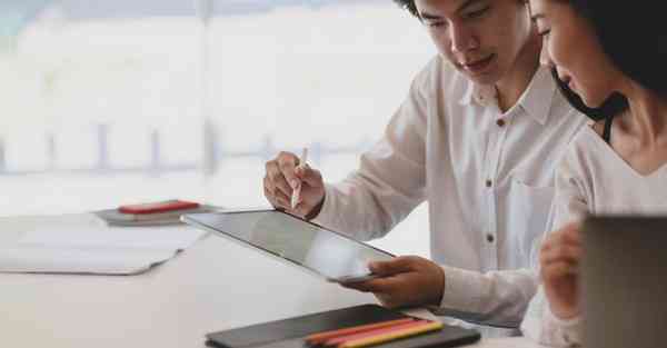 家庭智能机器人开灯，家庭智能机器人开灯不亮