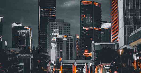 人工智能机器人和人谈恋爱