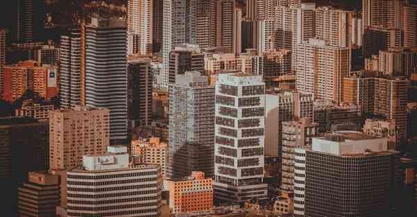 人工智能机器人和人谈恋爱