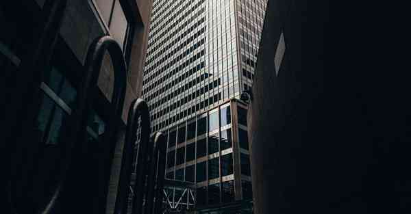 家庭智能机器人开灯，家庭智能机器人开灯不亮